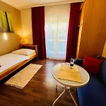 Am Campus Velden Bed & Breakfast 3*