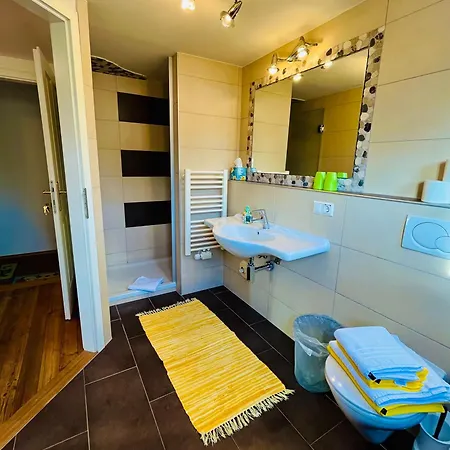 住宿加早餐酒店 Am Campus Velden 沃尔特湖畔韦尔登