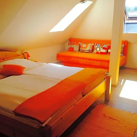 住宿加早餐酒店 Am Campus Velden 3*