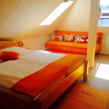 Am Campus Velden Nocleg ze śniadaniem *